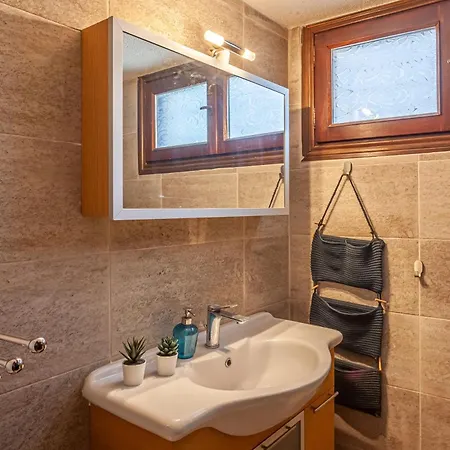 Suave Sani With Shared Pool *