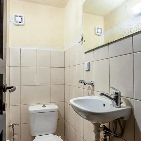 Suave Sani With Shared Pool