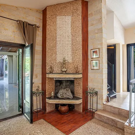 Villa Suave Sani With Shared Pool *